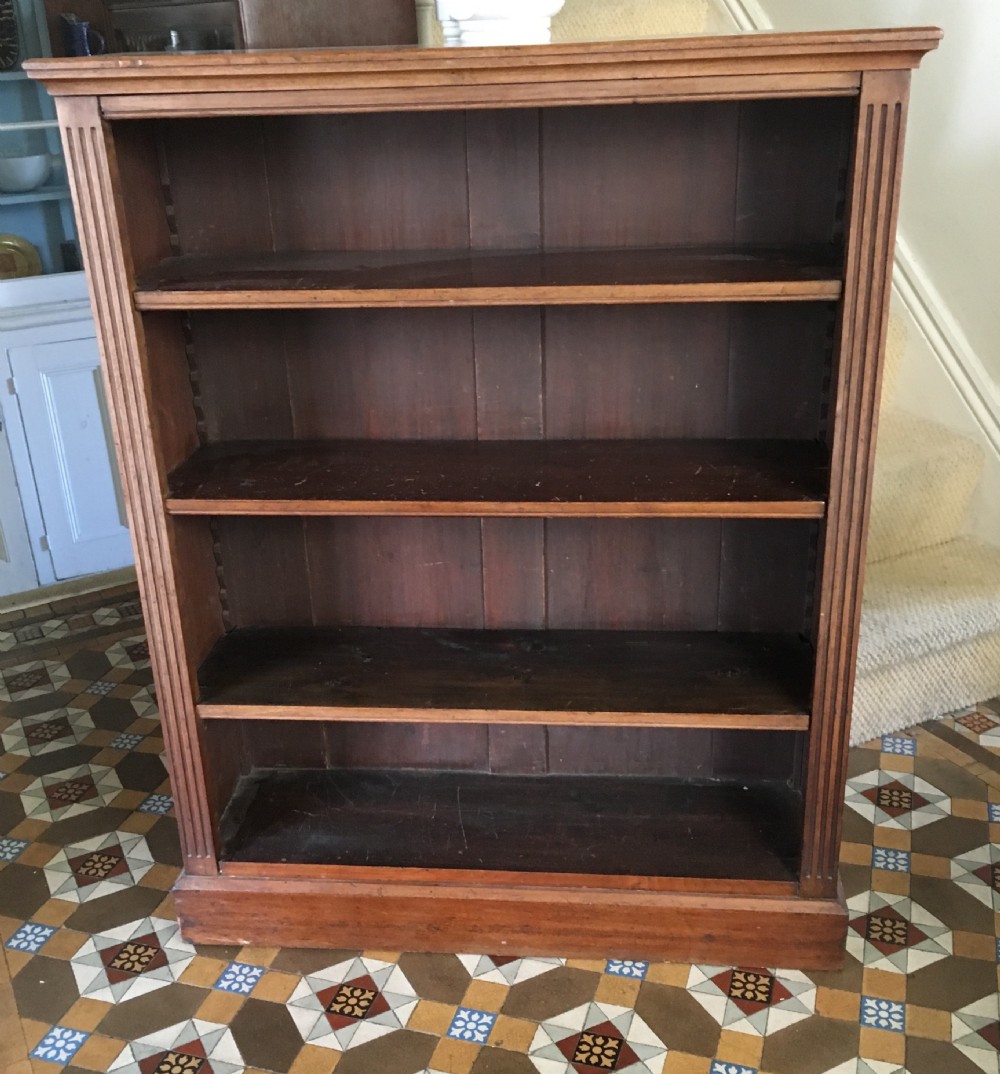 edwardian walnut bookcase with adjustable shelfs