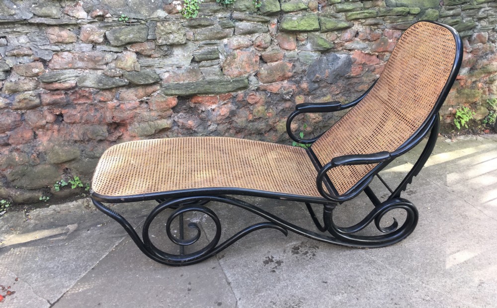 thonet bentwood chaise longue