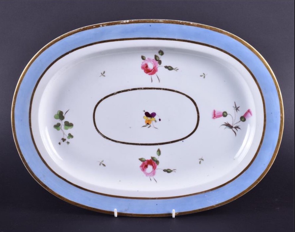 a large c18th chamberlain worcester meat plate of oval form