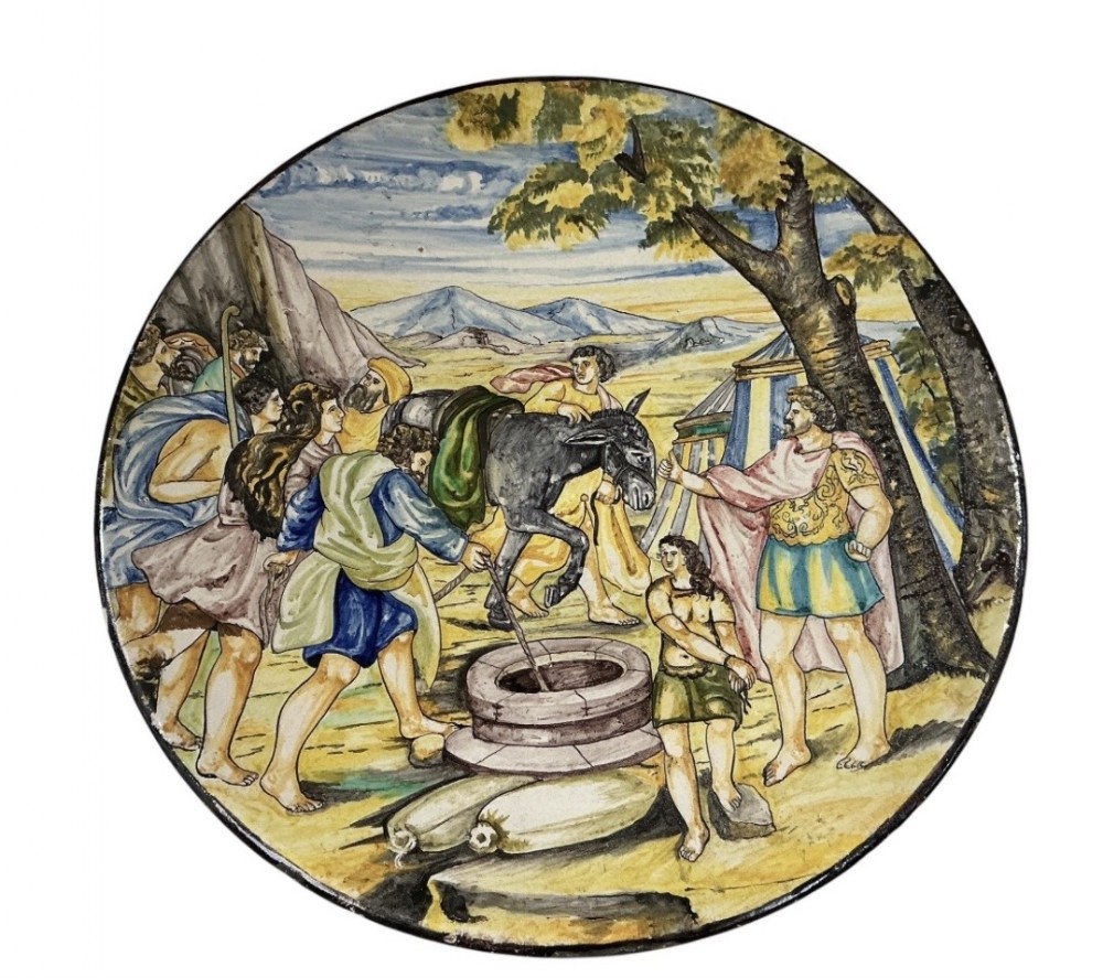 italian maiolica charger in the urbino style