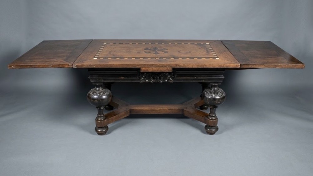 dutch c17th inlaid draw leaf table